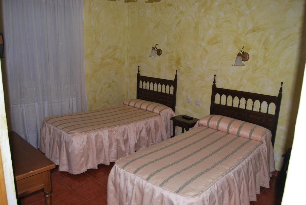 Hostal Bellas Avila Bagian luar foto